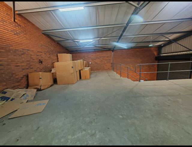 243M² WAREHOUSE TO LET IN ORMONDE